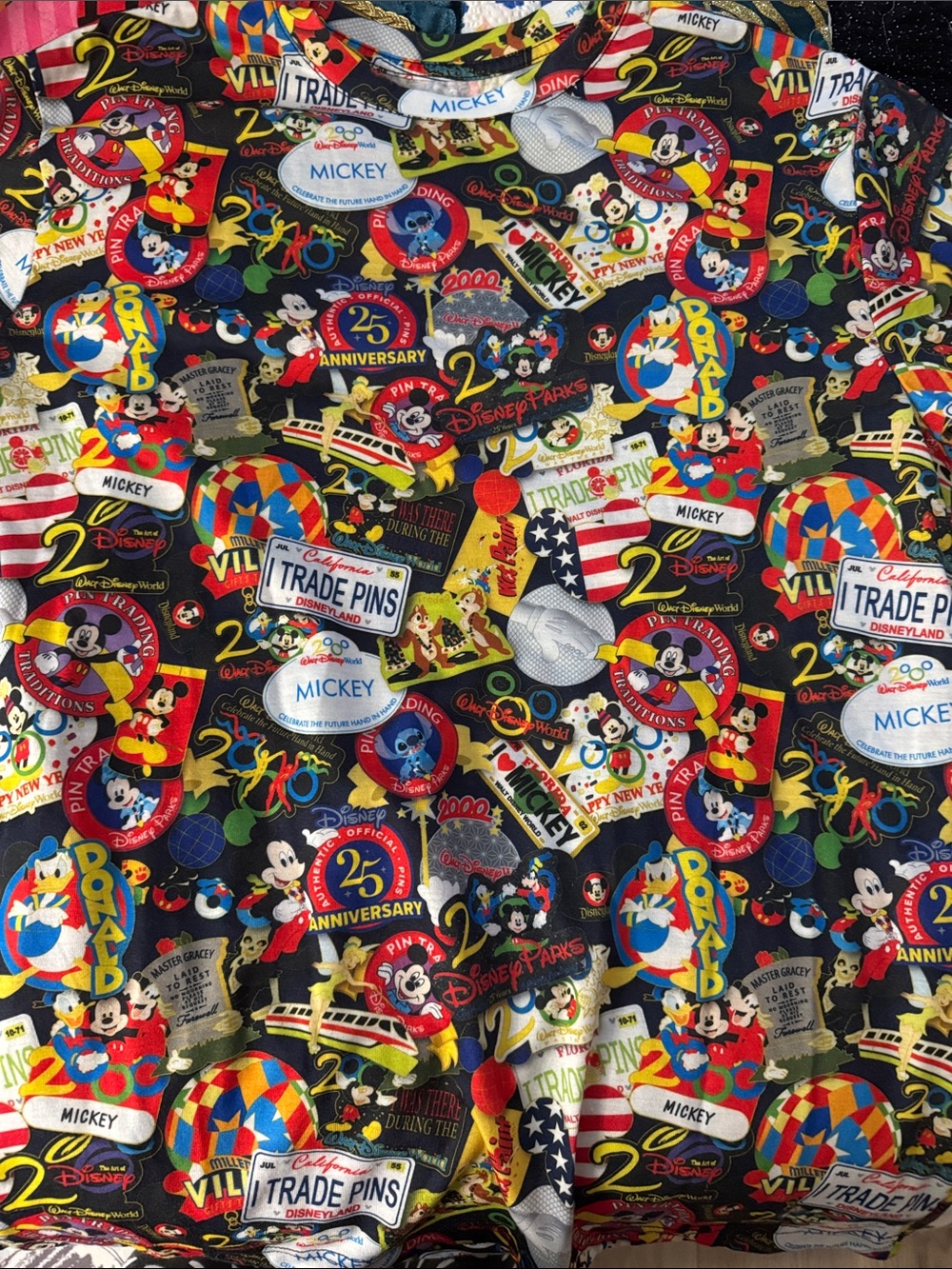 Disney 25th anniversary of pin trading shirt M NWOT